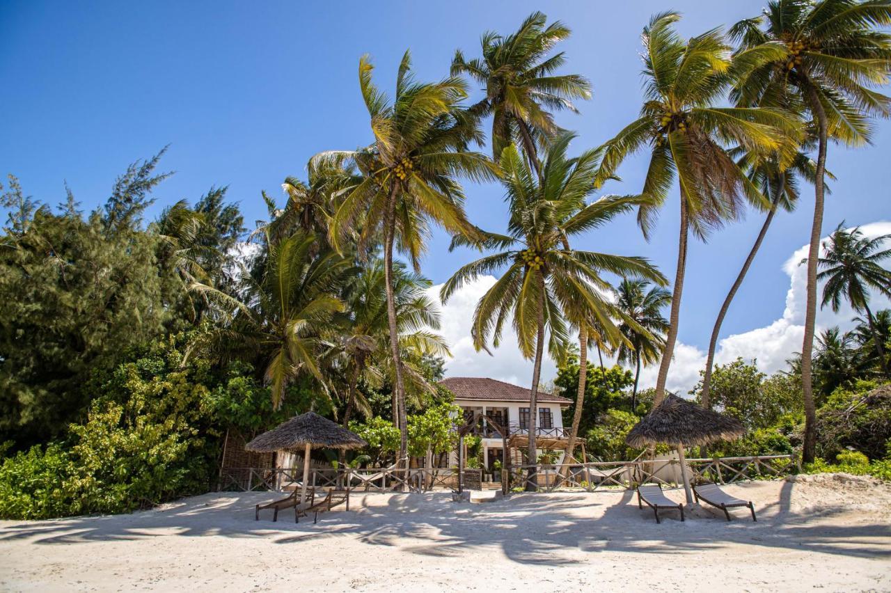 Kima Serviced Beach House & Suites Bwejuu Exterior photo