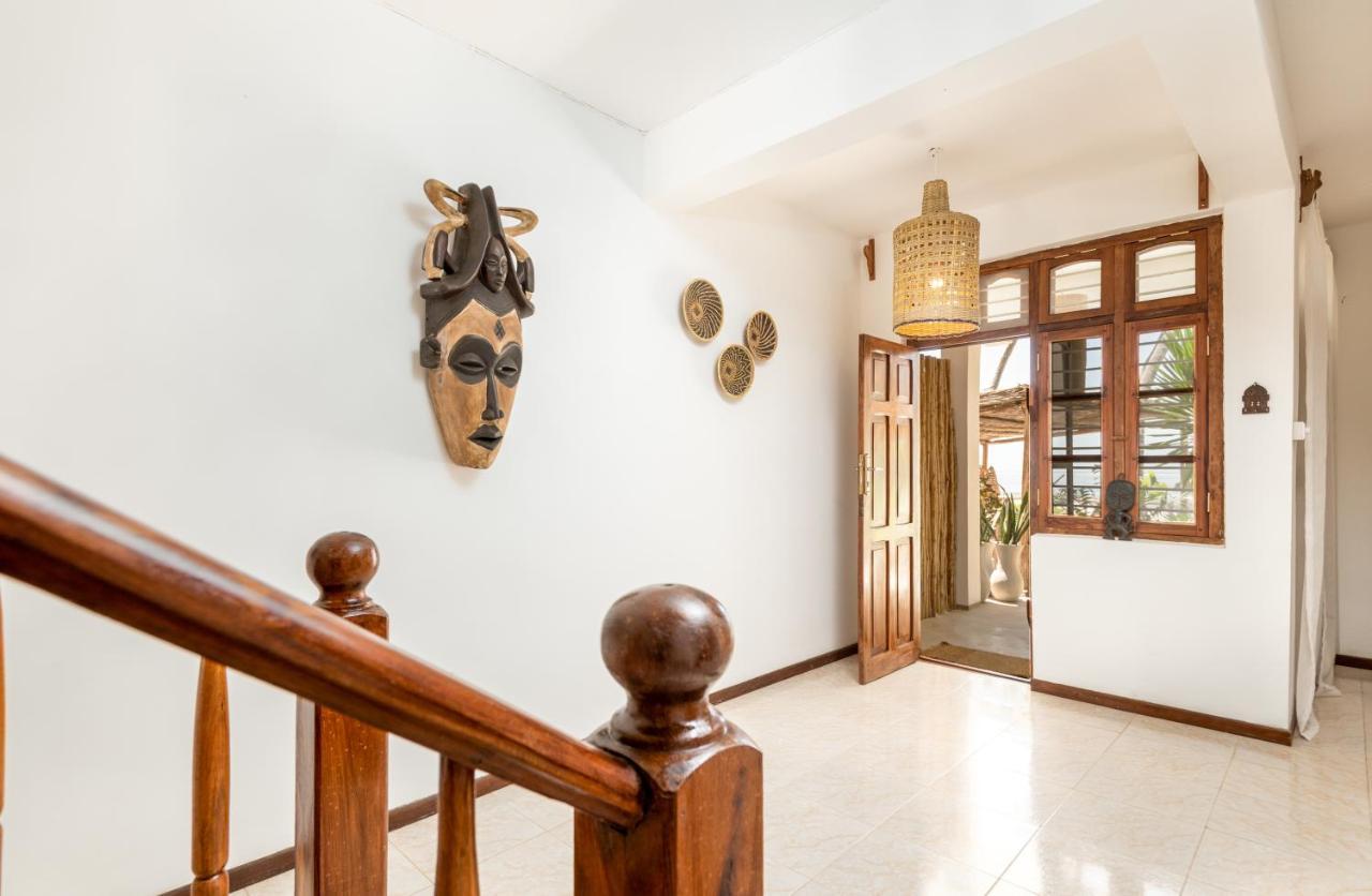 Kima Serviced Beach House & Suites Bwejuu Exterior photo