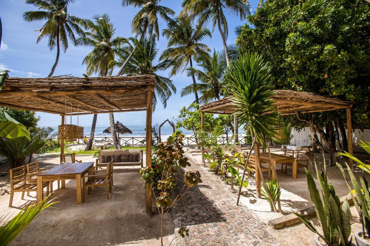 Kima Serviced Beach House & Suites Bwejuu Exterior photo