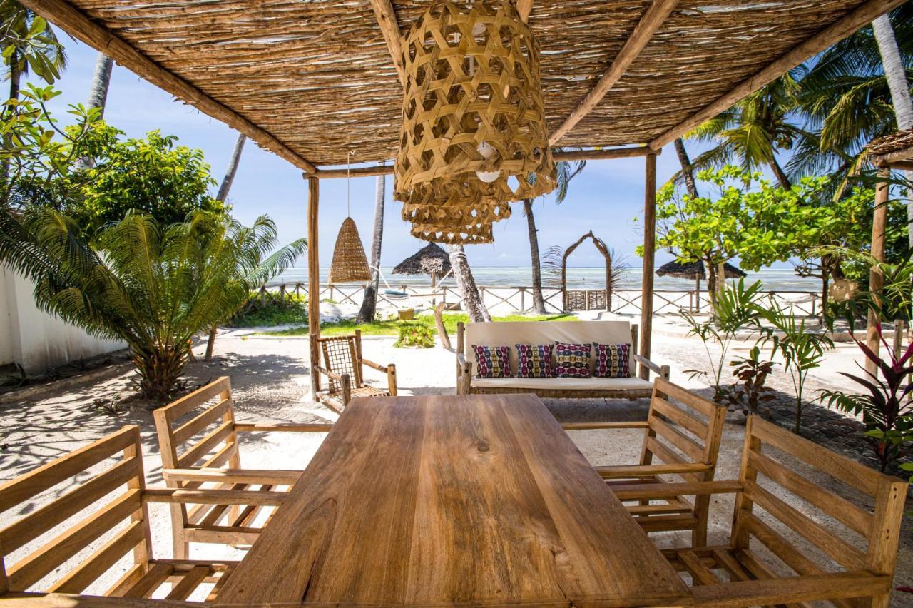 Kima Serviced Beach House & Suites Bwejuu Exterior photo