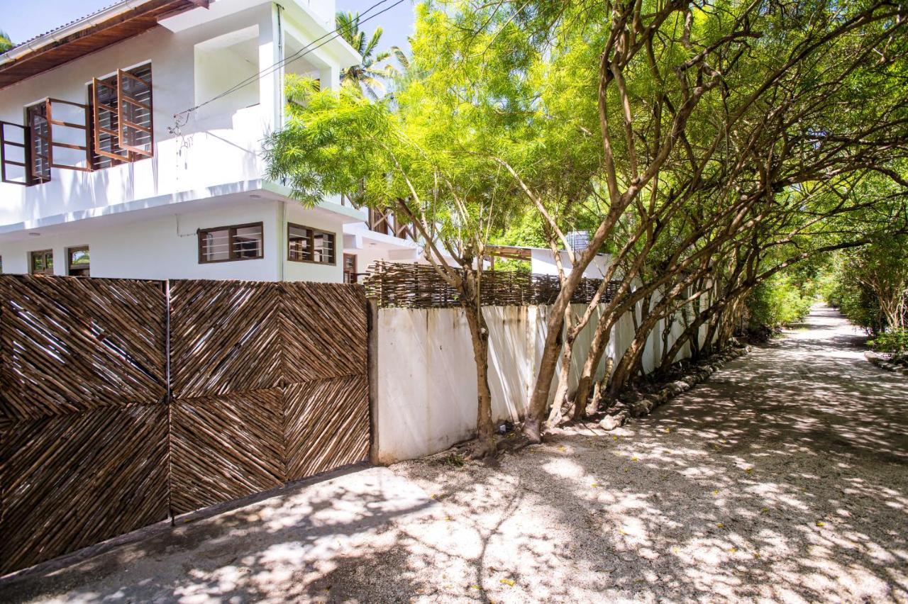 Kima Serviced Beach House & Suites Bwejuu Exterior photo
