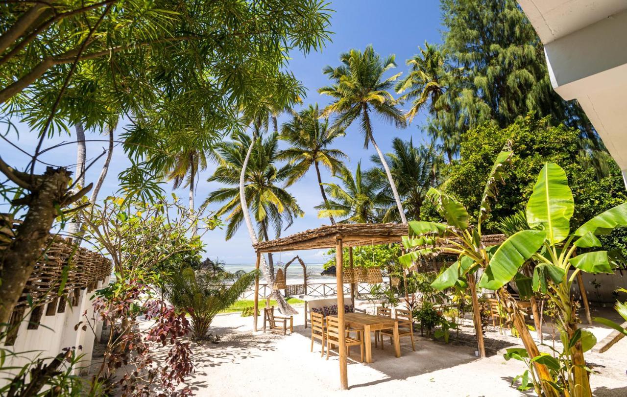 Kima Serviced Beach House & Suites Bwejuu Exterior photo