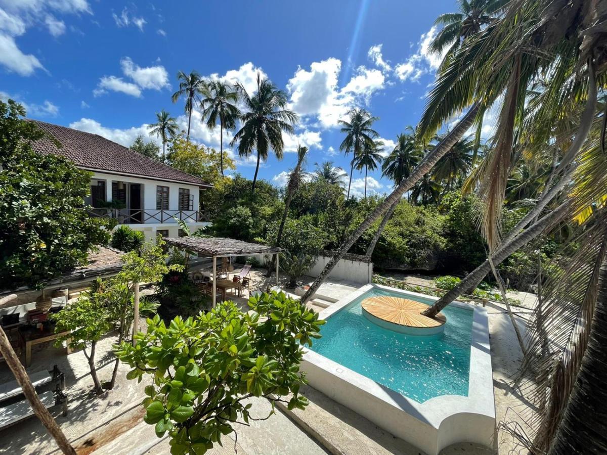 Kima Serviced Beach House & Suites Bwejuu Exterior photo