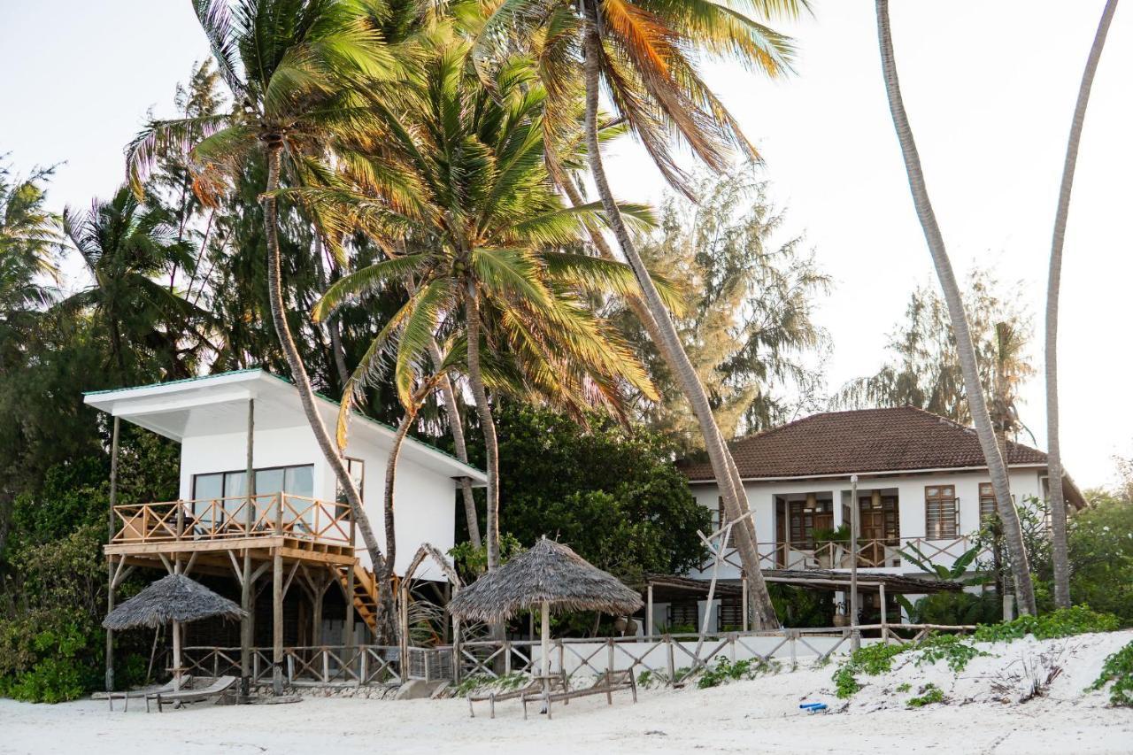 Kima Serviced Beach House & Suites Bwejuu Exterior photo