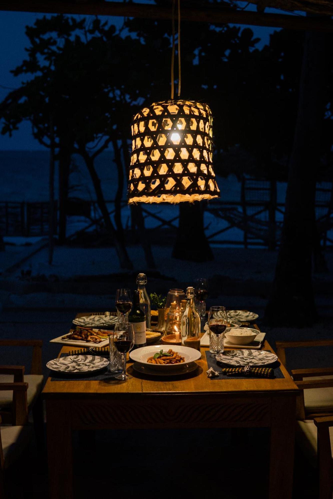 Kima Serviced Beach House & Suites Bwejuu Exterior photo