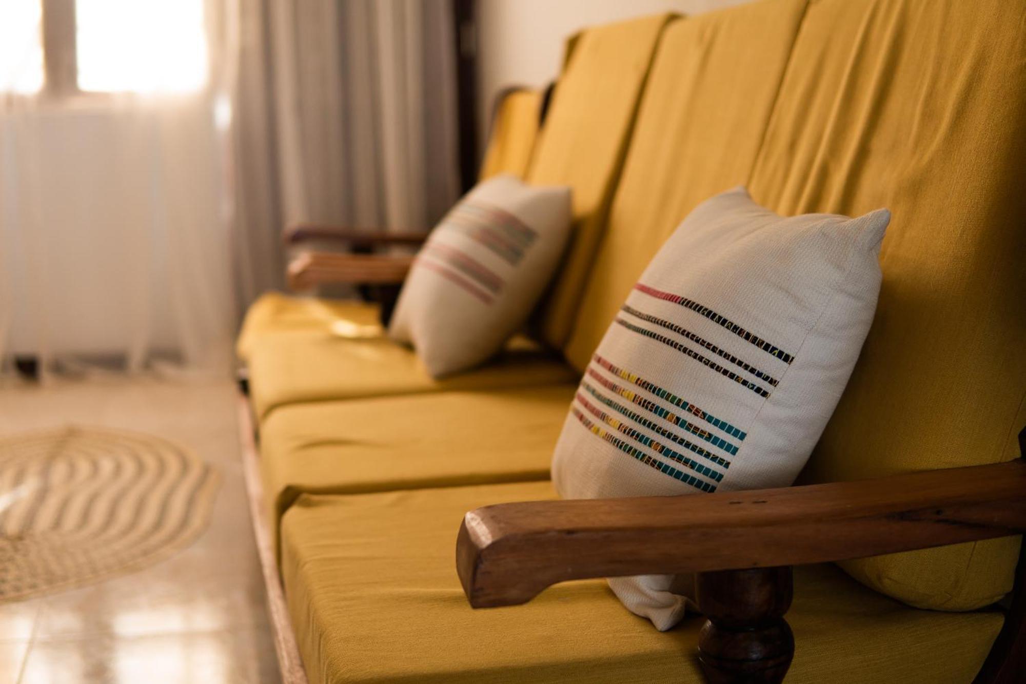 Kima Serviced Beach House & Suites Bwejuu Exterior photo