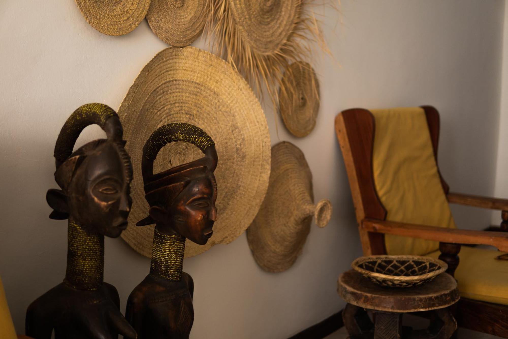 Kima Serviced Beach House & Suites Bwejuu Exterior photo