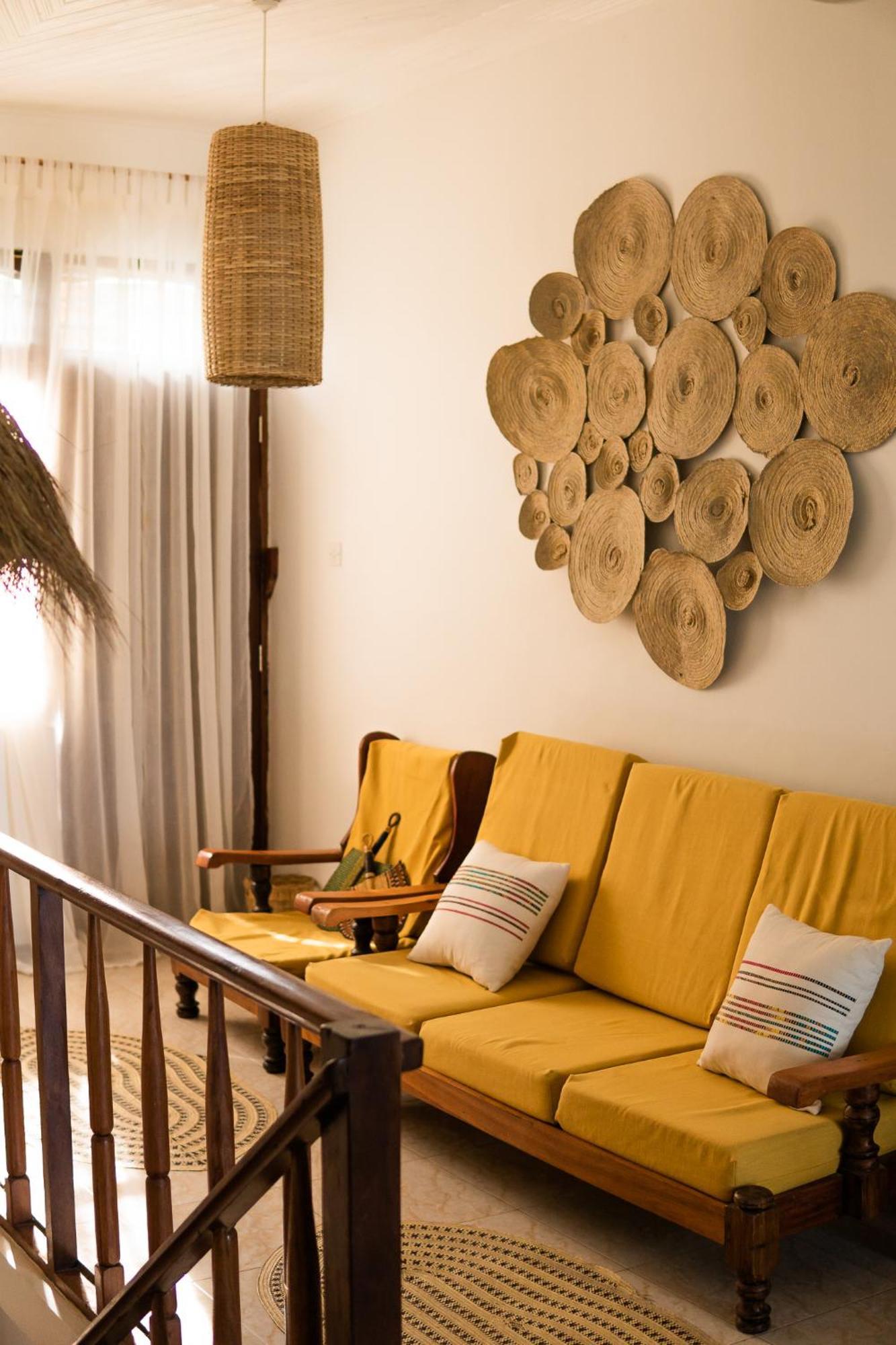 Kima Serviced Beach House & Suites Bwejuu Exterior photo
